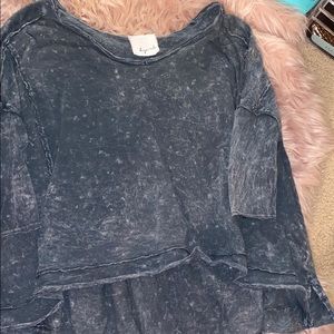 Flowy quarter length tee